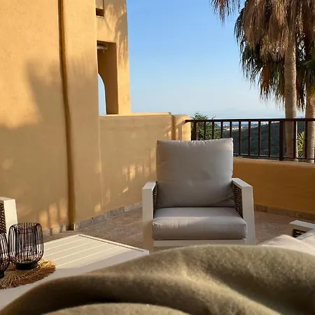 De 2 Chambres Avec Vue Sur Mer Et Sur Montagne A Benahavis Apartment *