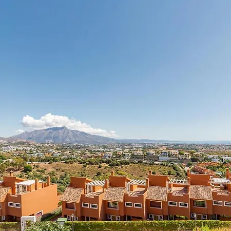 Apartment De 2 Chambres Avec Vue Sur Mer Et Sur Montagne A Benahavis *