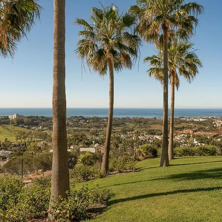 De 2 Chambres Avec Vue Sur Mer Et Sur Montagne A Benahavis Apartment *