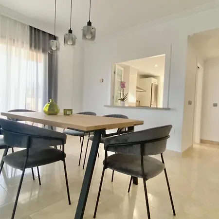 De 2 Chambres Avec Vue Sur Mer Et Sur Montagne A Benahavis Estepona