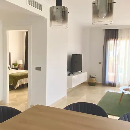 Apartment De 2 Chambres Avec Vue Sur Mer Et Sur Montagne A Benahavis Estepona
