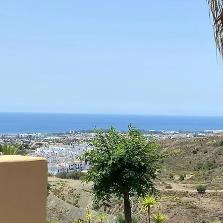 De 2 Chambres Avec Vue Sur Mer Et Sur Montagne A Benahavis Estepona